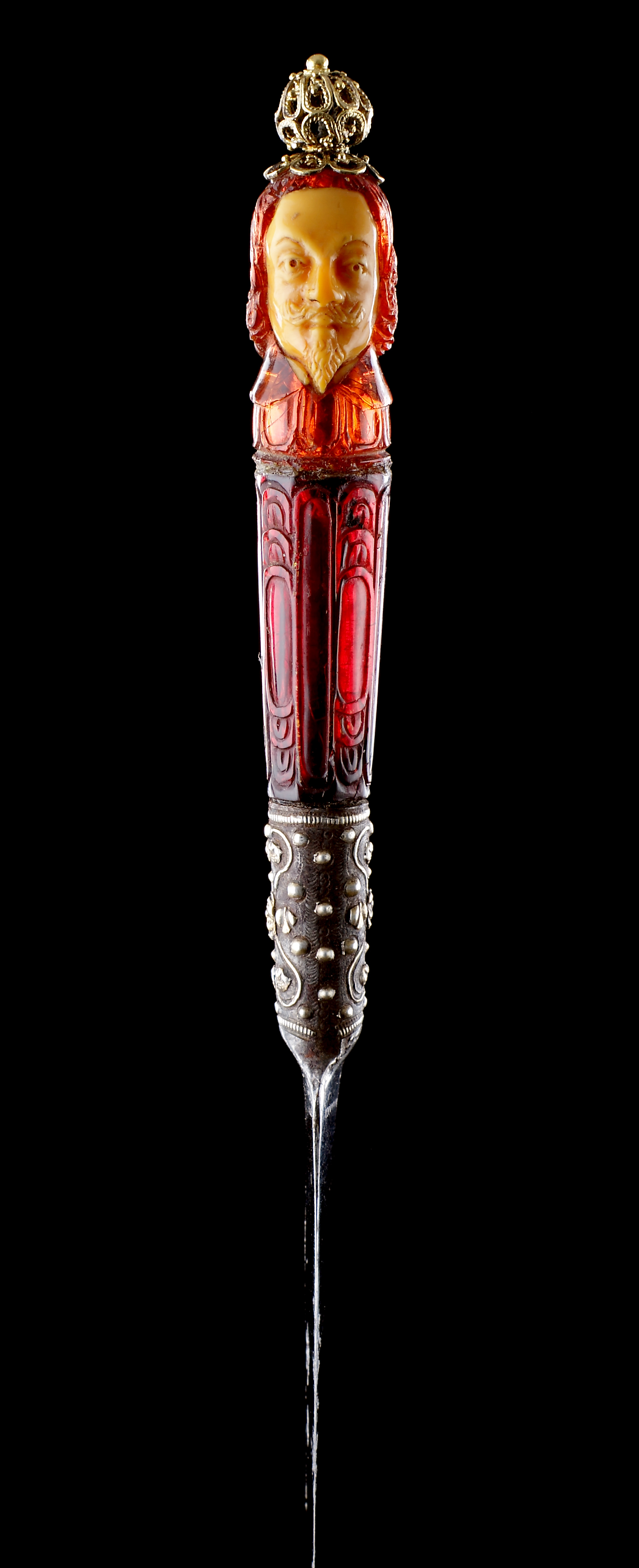 Two Very Rare Amber Handled Knives Depicting Charles I and Queen Consort Henrietta Maria 